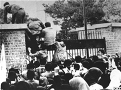 Estudiantes asaltan la embajada de EEUU en 1979
